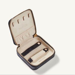 Mejuri Jewlery Case